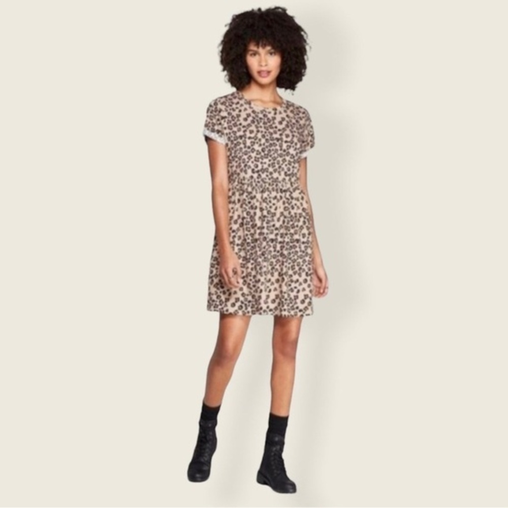 Wild Fable Beige Leopard Print Baby Doll Mini Dress Size Medium Oversized Skater